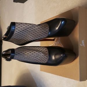 Christian Louboutin size 40 color Black leather 100% Authentic
